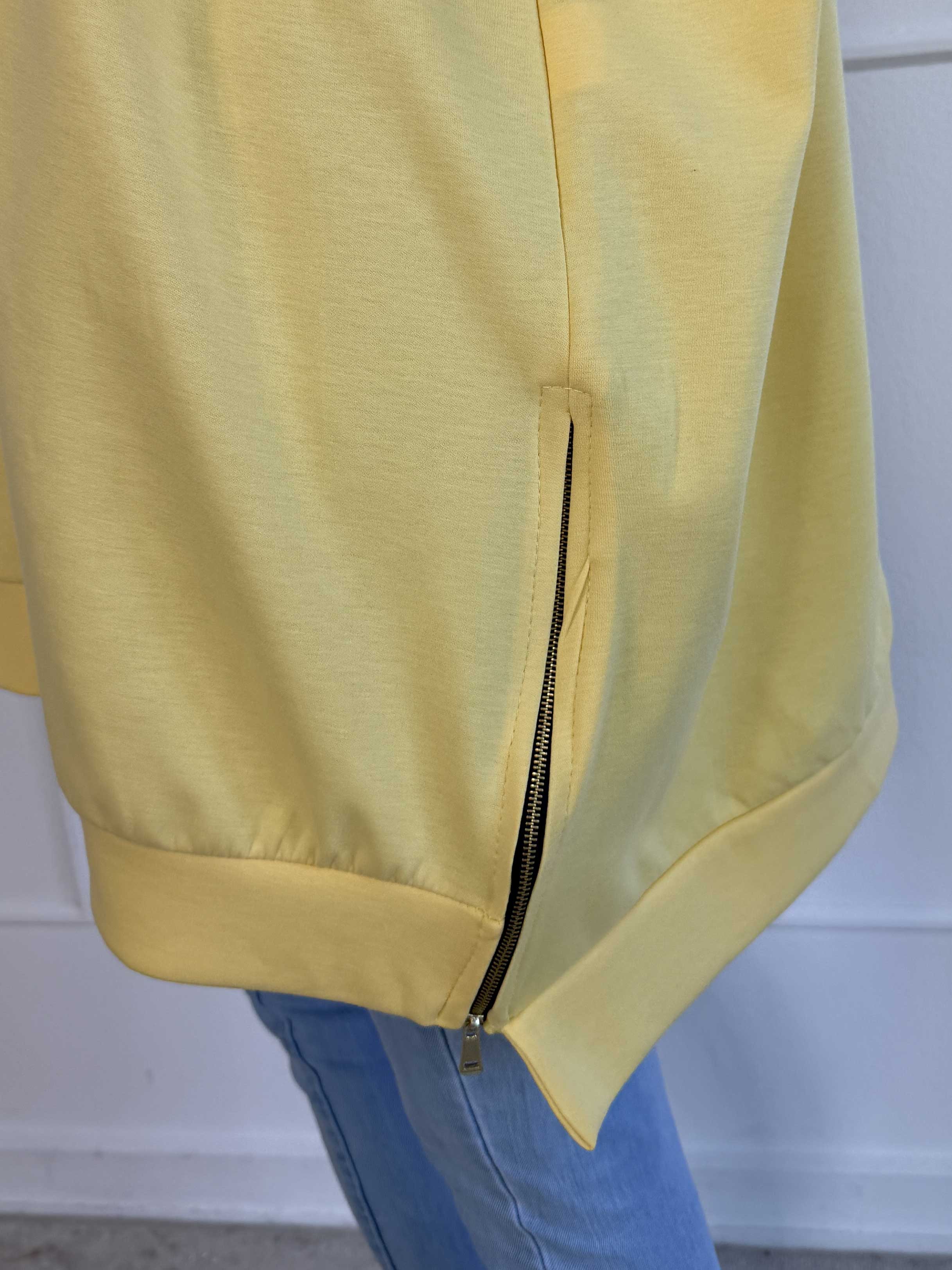 Victoria - Oversized hoodie med et pink mærke på ærmet